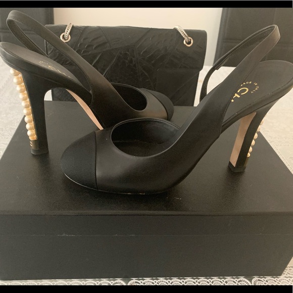 (Pending)Chanel  Black Pearl Heel Slings - Picture 2 of 8